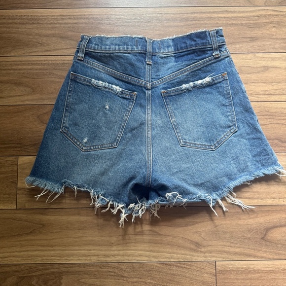 Abercrombie | Size 26 | Curve Love High Rise Mom Shorts 4" - Picture 3 of 7